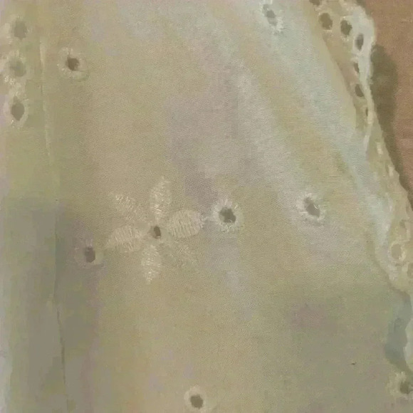 Torrid Eyelet 3/4 sleeve - Picture 5 of 7